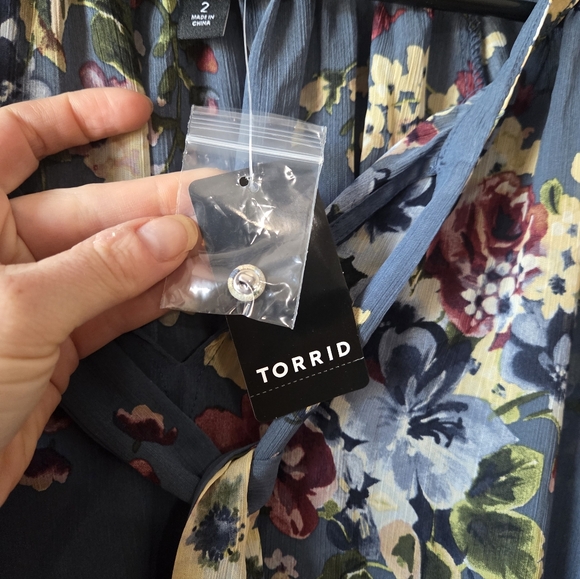 TORRID Crinkle Chiffon Raglan Tie Front Blouse Womens Plus Size 2X Blue Floral - Picture 5 of 11